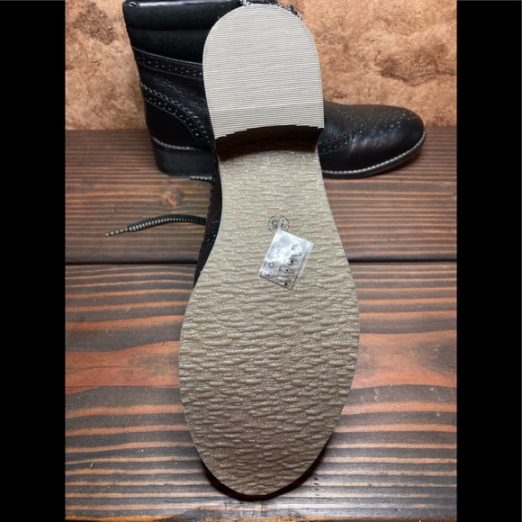 Lace up black BDG ankle boots size 7.5 NWOT - Picture 7 of 13